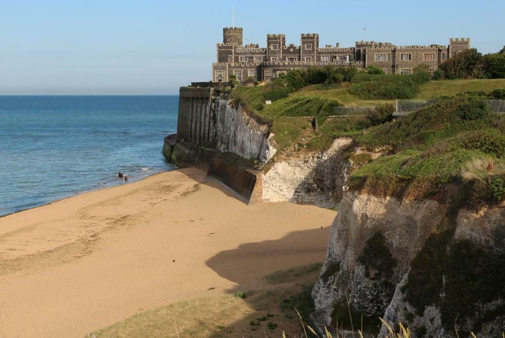 Picturesque Seaside Cottage Next To Viking Bay - Broadstairs Ngoại thất bức ảnh
